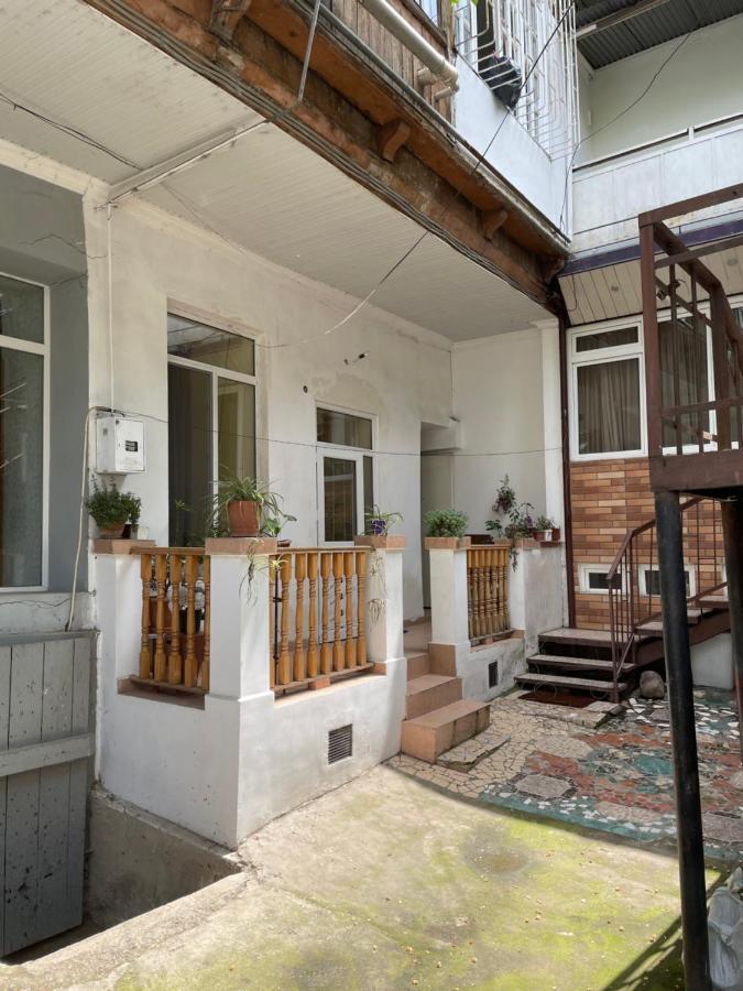 Leila Apartment Tbilisi ภายนอก รูปภาพ