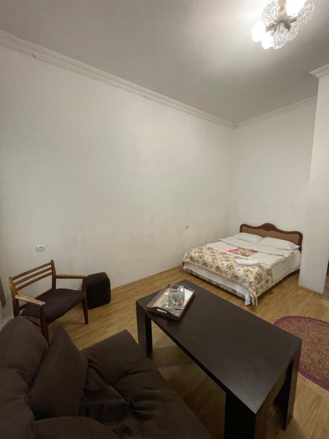 Leila Apartment Tbilisi ภายนอก รูปภาพ