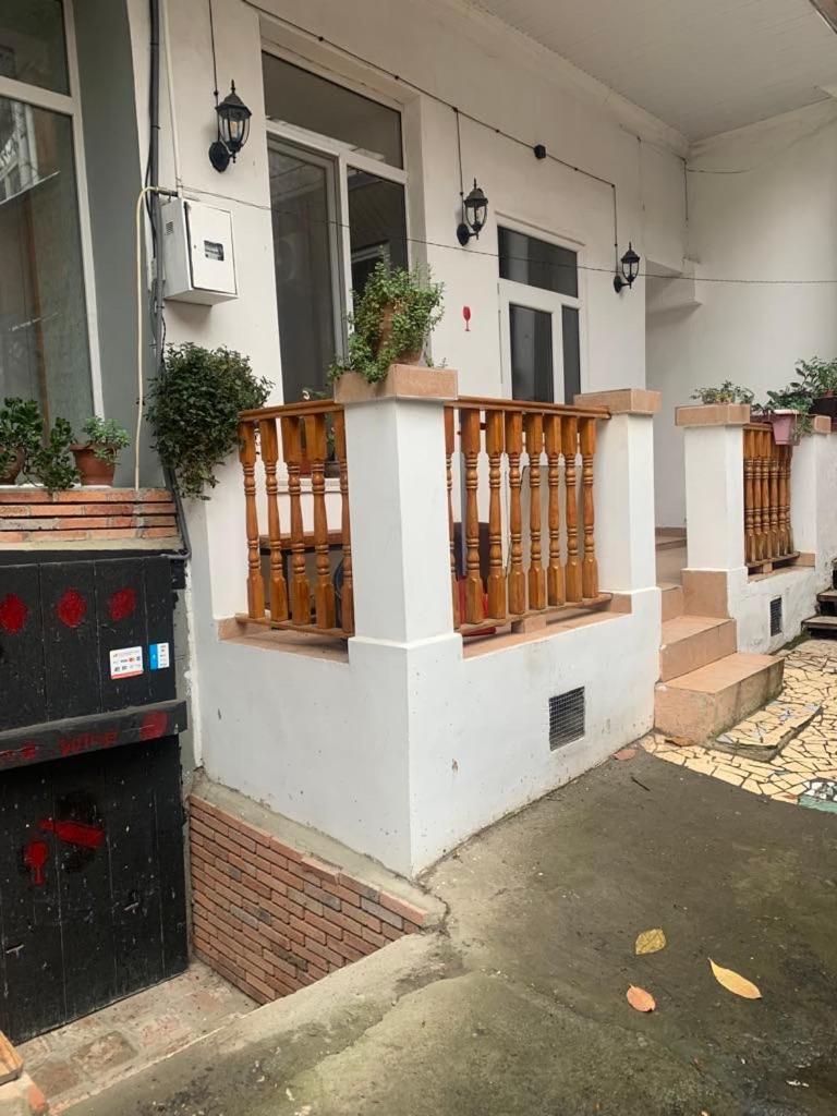 Leila Apartment Tbilisi ภายนอก รูปภาพ