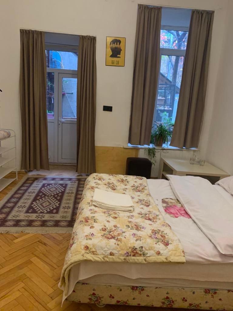 Leila Apartment Tbilisi ภายนอก รูปภาพ