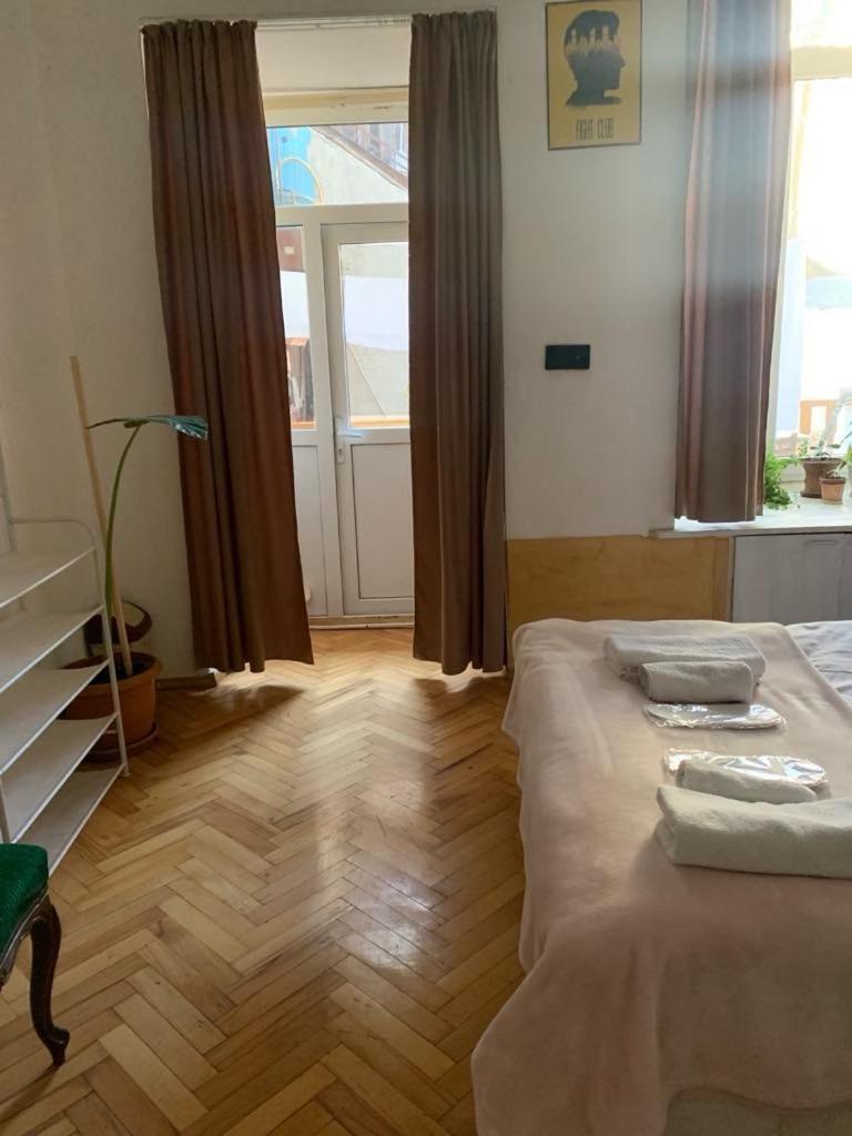 Leila Apartment Tbilisi ภายนอก รูปภาพ